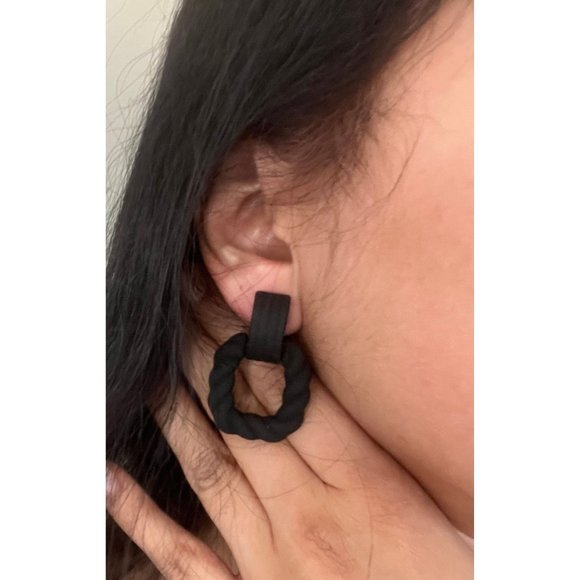Black Chain earrings , black hoop acrylic earrings , chunky big link statement - Picture 5 of 5